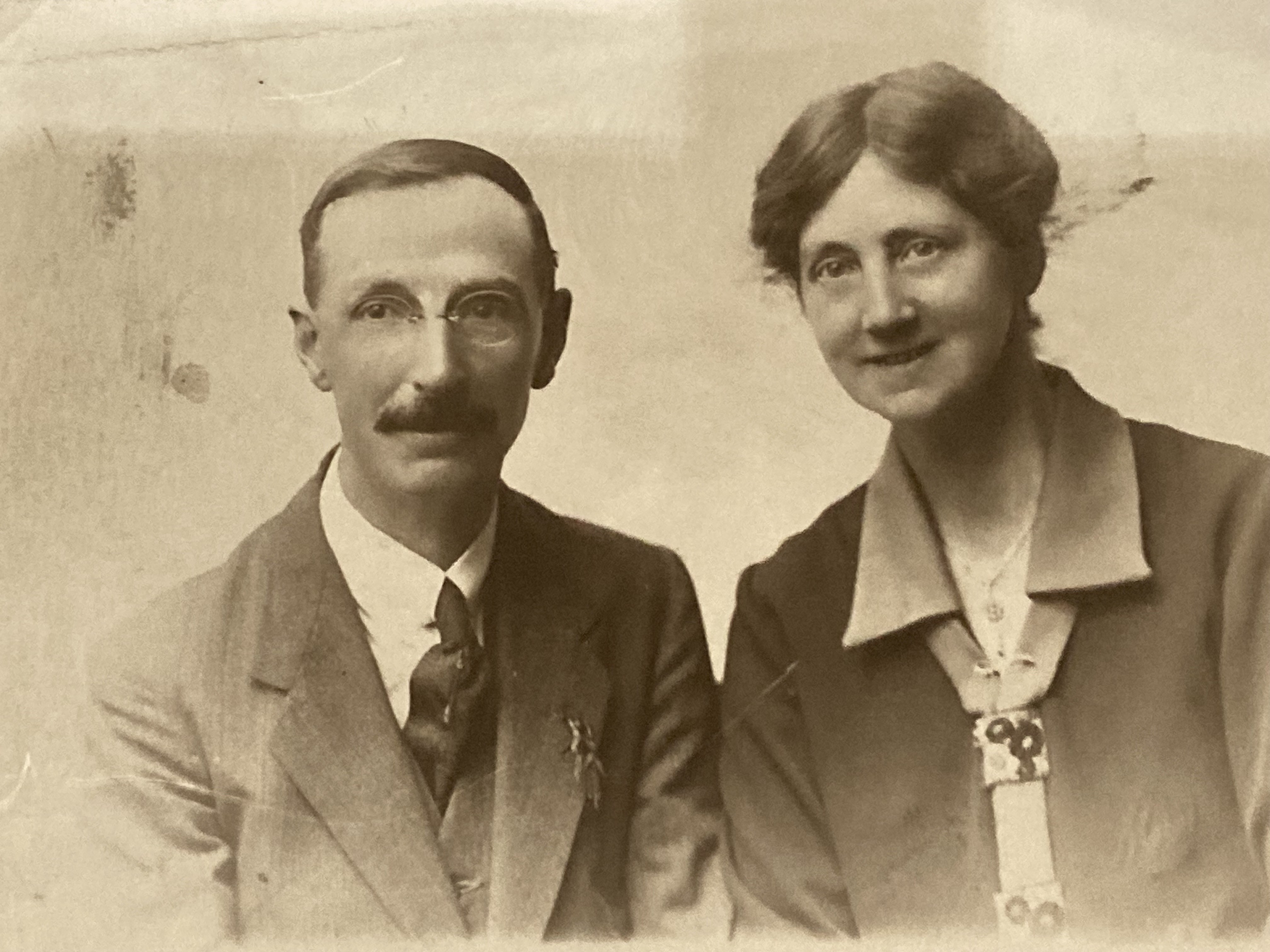John_Henry_Sholicar_and_Emma.jpg